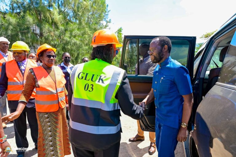gluk-nairobi-hospital-delegation (1)