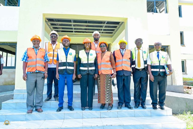 gluk-nairobi-hospital-delegation (3)